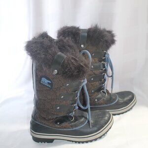 Sorel Waterproof Snow Boots, Size 6